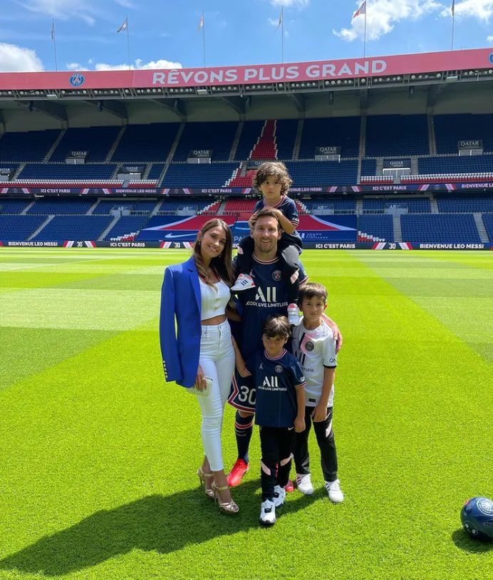 Leo Messi z żoną Antonelą Roccuzzo i dziećmi fot. Instagram