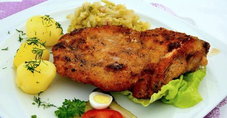 Była pewna, że kotlet kosztuje 25 złotych. Kiedy dostała rachunek, aż ją zmroziło
