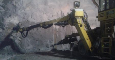 Drogowcy wrócili do drążenia tunelu na Zakopiance