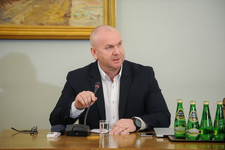 Były szef CBA Paweł Wojtunik zeznaje przed komisją śledczą ds. VAT