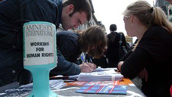 Zbieranie podpisów pod petycją przeciwko stosowaniu tortur