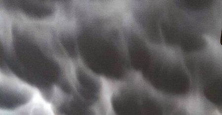 Niezwykłe zjawiska na niebie. Piękny mammatus nad Polską