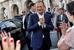 Tusk szaleje na Instagramie. Uśmiechnięty i w "pięknej scenerii"