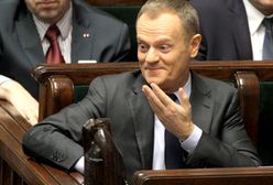 Tusk upomniał się o swoją tablicę. Rozbrajająca reakcja ambasadora Sadosia