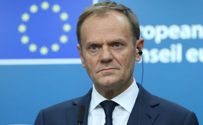 Nieoficjalne: Tusk podpisał zgodę na współpracę służb Polski i Rosji rok po tragedii w Smoleńsku