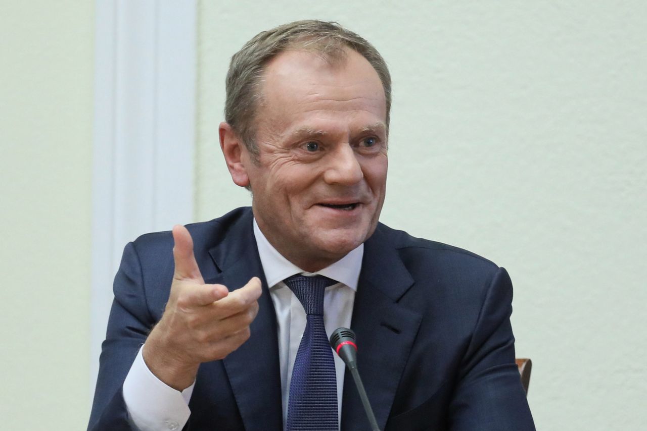 Donald Tusk przed komisją ds. Amber Gold. "Czy pan może przestać czytać przekazy dnia?"