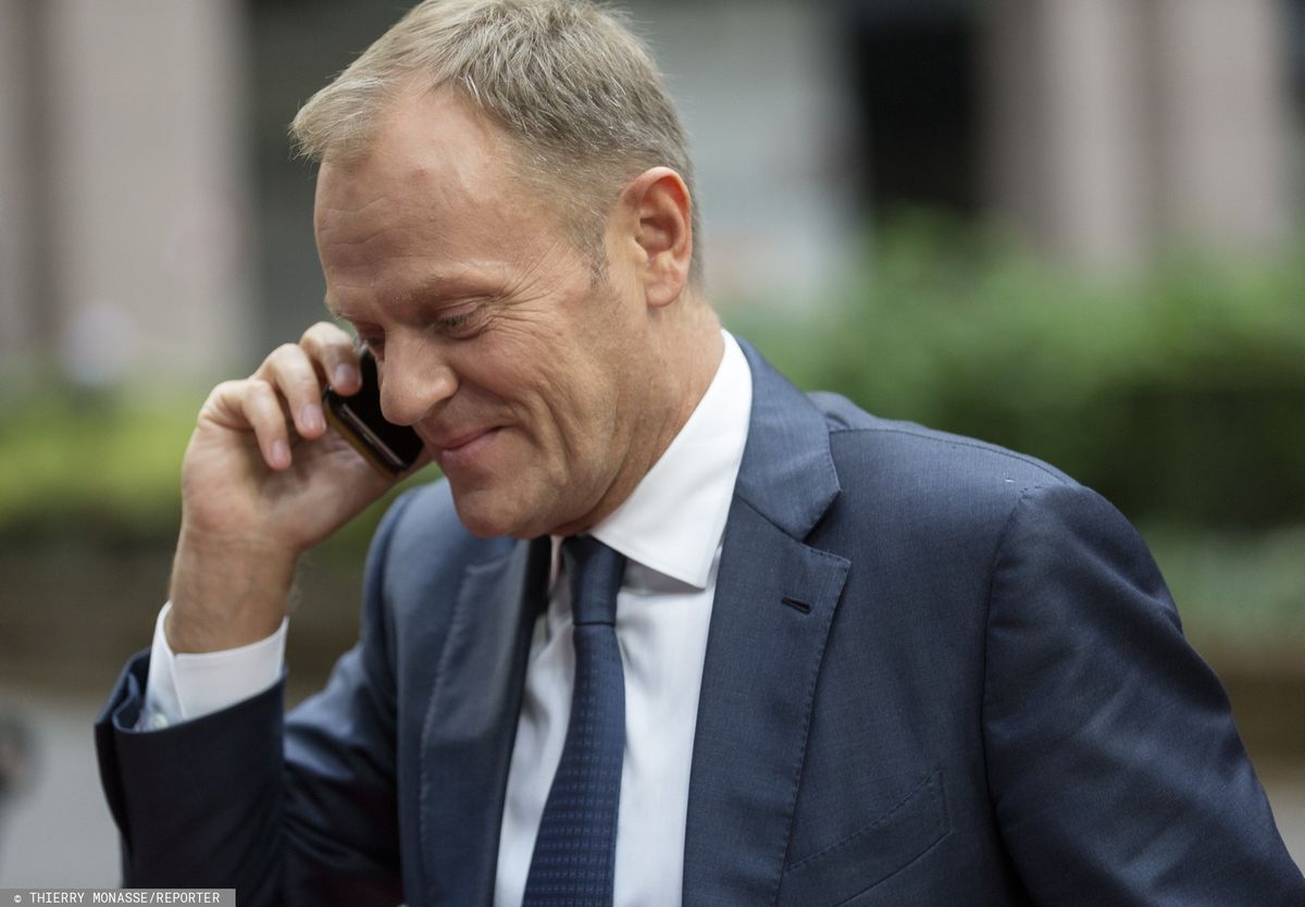 Tusk wydał więcej na telefony niż Morawiecki i Szydło. Znamy kwoty