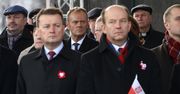 Donald Tusk stał w dalszym rzędzie. "To polityczny policzek prezydenta"