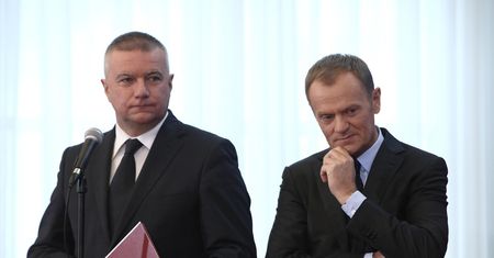 Tusk składa kondolencje Grasiowi. "Trzymaj się, przyjacielu"