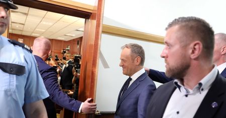 Tusk przed sądem. Jak zeznawał?