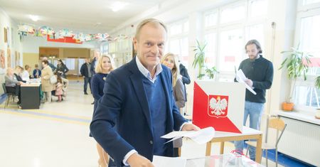 Są sondażowe wyniki wyborów. I już komentarz Donalda Tuska