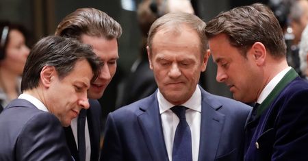 Ważą się losy brexitu. Już kilka godzin rozmów