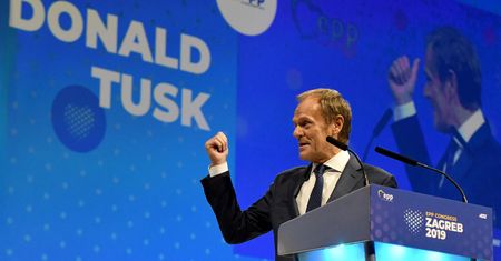 Donald Tusk zarobi więcej niż prezydent. Pokaźna pensja dla szefa EPL