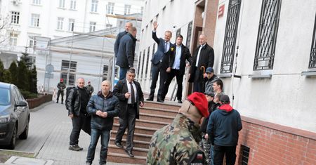 Przesłuchanie Donalda Tuska. Jesteśmy przed Prokuraturą Krajową