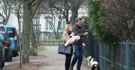 Kasia Tusk z dzieckiem odwiedziła mamę. Czegoś jednak zabrakło...