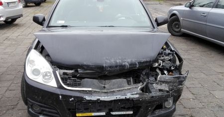Wypadek limuzyn kancelarii prezydenta Dudy. W Pułtusku zderzyły się z radiowozem