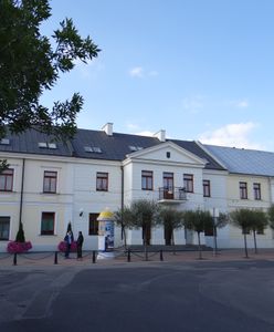 Biała Podlaska: "Katechizm Polaka" zawisnął na ratuszu