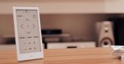 Uniwersalny pilot TV z technologią e-papieru