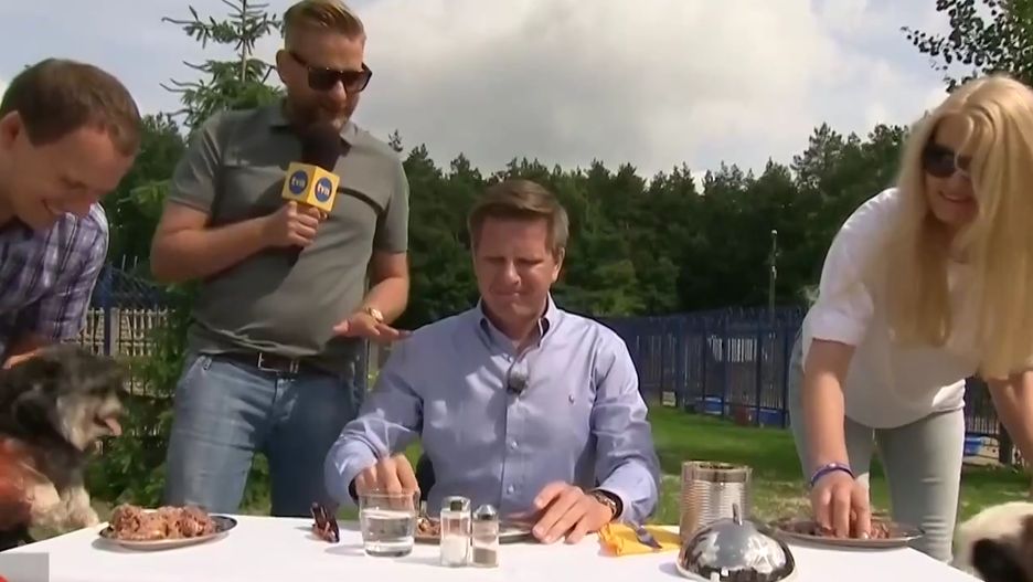 Filip Chajzer dotrzymał słowa i zjadł psią karmę. Ale zrobił też coś o wiele bardziej wzruszającego
