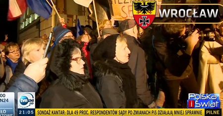 Wielka wpadka w TVN24. Przy relacji z Wrocławia pojawił się nazistowski herb