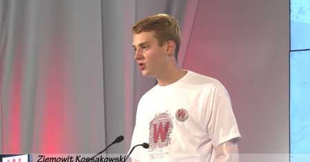 Autor tekstu o lekarzach i kawiorze zignorował Komisję Etyki TVP. Bo ma plecy w PiS