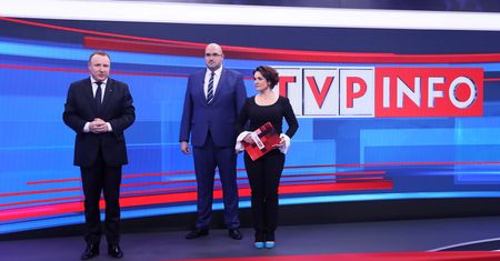 Bojkot TVP. Bywalcy z PO mówią o spływających "groźbach śmierci," senator z klubu PO się wyłamuje