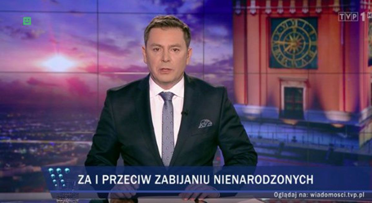 "Wiadomości" TVP w swoim stylu o Czarnym Proteście. "Kilka tysięcy w kilku miastach"