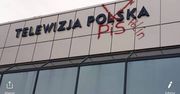 Budynek TVP w Rzeszowie zdewastowany. "Telewizja PiS"
