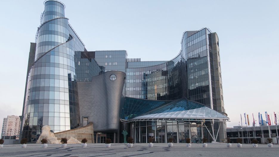 Warszawa. Policja zatrzymała mężczyznę, który próbował podpalić siedzibę TVP