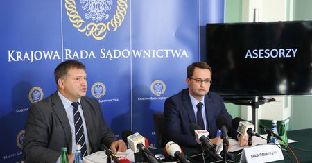 9 lat nauki, dziesiątki egzaminów i koniec marzeń. Młodzi asesorzy ofiarami walki sędziów i Ziobry