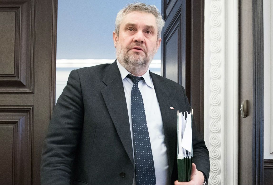 264 mln zł rozdał na premie, trzynastki i nagrody