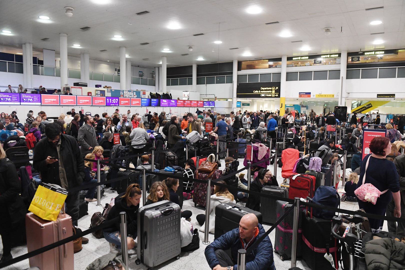 Dopadli osoby, które sparaliżowały na 3 dni lotnisko Gatwick