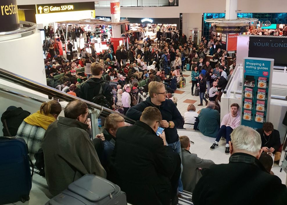 Chaos na lotnisku w Londynie. Zatrzymał 10 tys. ludzi