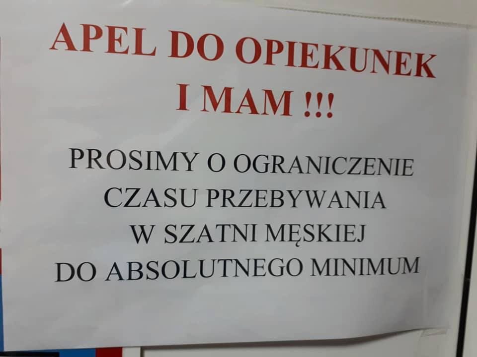 Taki napis pojawił się na pływalni pod Kielcami 