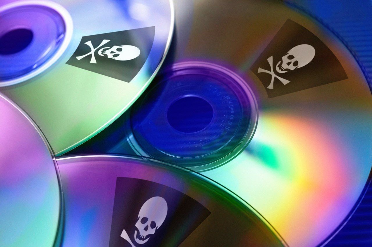 Internet piracy - illegal trademark abuse - criminality - DVD copy 