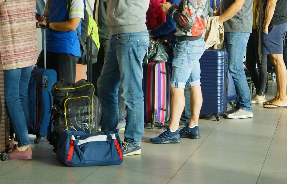 Lotnisko to nie miejsce na głupie żarty. Oni o tym zapomnieli i bardzo tego żałowali