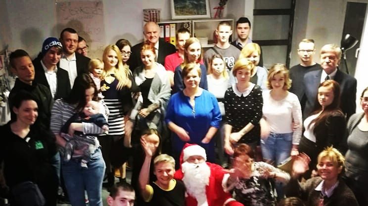 Pracownicy i podopieczni Fundacji "Po Drugie"