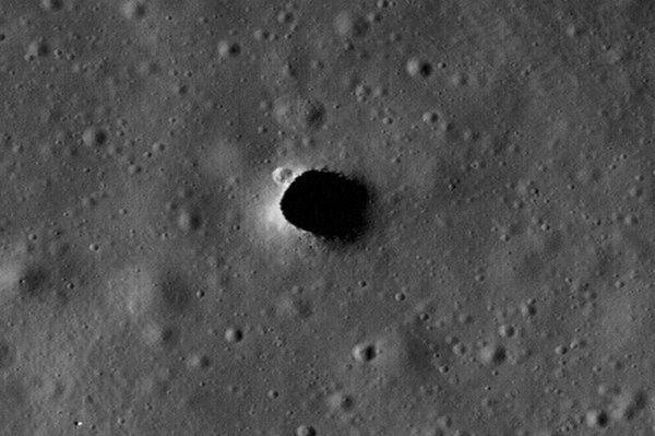 Kompleks jaskiń pod powierzchnią Księżyca nadzieją dla ludzi