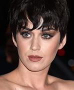 Metamorfozy gwiazd: fryzury Katy Perry