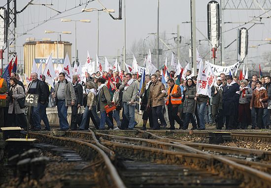 PKP: blokada torów w Krakowie jest nielegalna