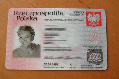 RPO: umożliwić Polakom za granicą wymianę dowodów w konsulatach