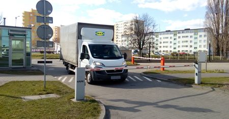 IKEA włącza się do walki z koronawirusem. Przekazuje łóżka dla pracowników elektrowni