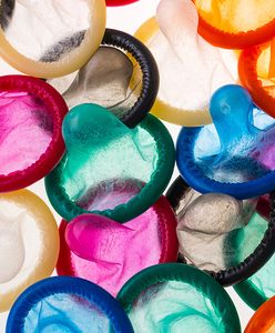 Wzrosną ceny smoczków i prezerwatyw w Polsce. Rząd podnosi VAT