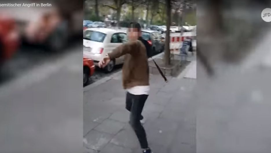 Młody muzułmanin pobił Żyda na ulicy w Berlinie