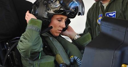 Christine Mau - kobieta za sterami F-35