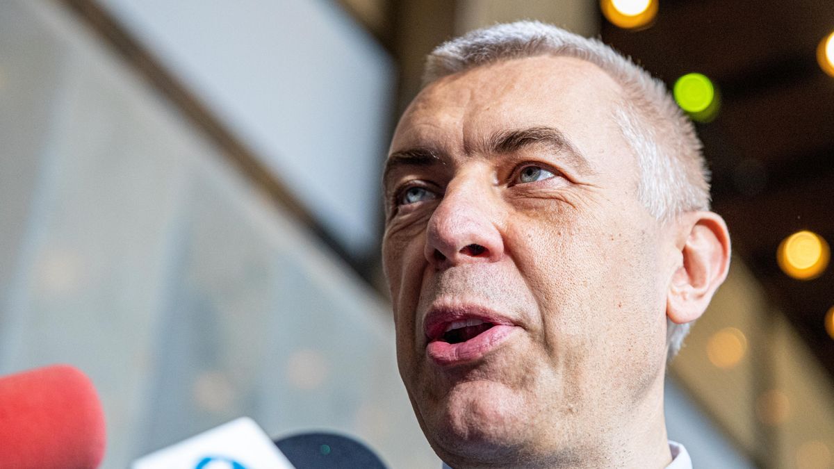 Wybór Marszałka Senatu z opozycji, to koniec najgorszej części rewolucji PiS - napisał Roman Giertych 