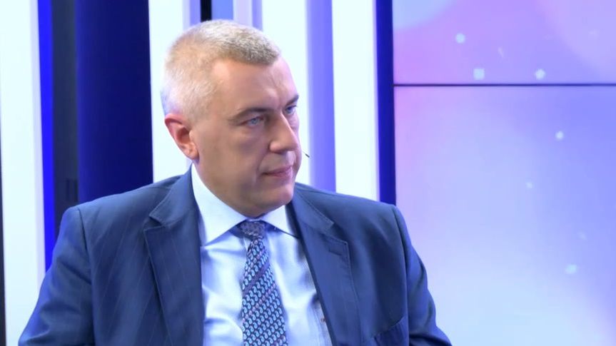 W ocenie Romana Giertycha pomnik ofiar katastrofy smoleńskiej zostanie przeniesiony