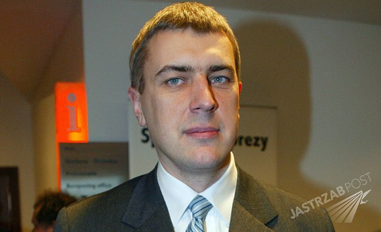 Roman Giertych pokazał film z napadu na jego dom. Widać twarz sprawcy [WIDEO]