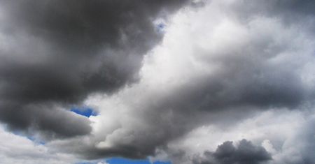 Pogoda – poniedziałek, 5 sierpnia. Prognoza pogody na dziś zapowiada deszcz i ochłodzenie. Temperatura nad Bałtykiem nie zachęci do kąpieli w morzu