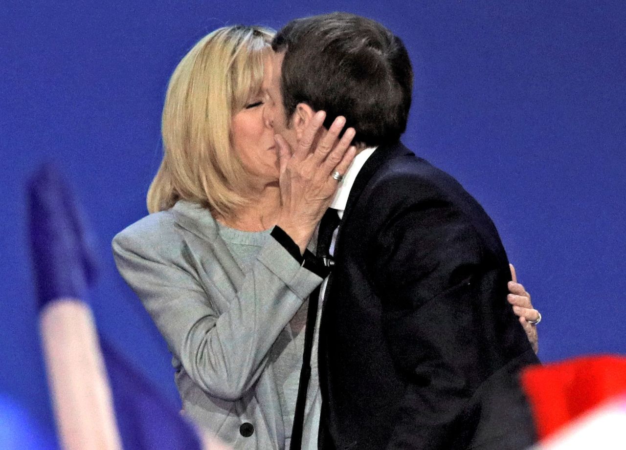 Do pełni szczęścia brakuje im tylko psa. Brigitte i Emmanuel Macron przygotowują się do adopcji